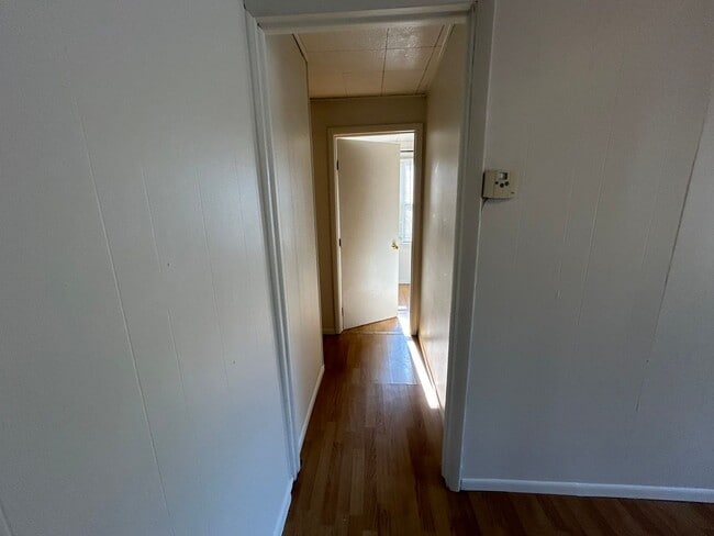 Building Photo - Large 2 Bed 1 Bath House with Fenced Yard and Washer Dryer Hookups