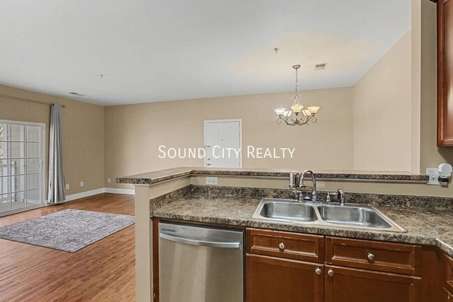 Building Photo - 7230 Althorp Way