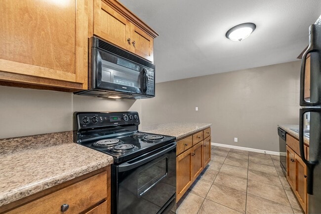 Building Photo - Pet Friendly Two Bedroom!