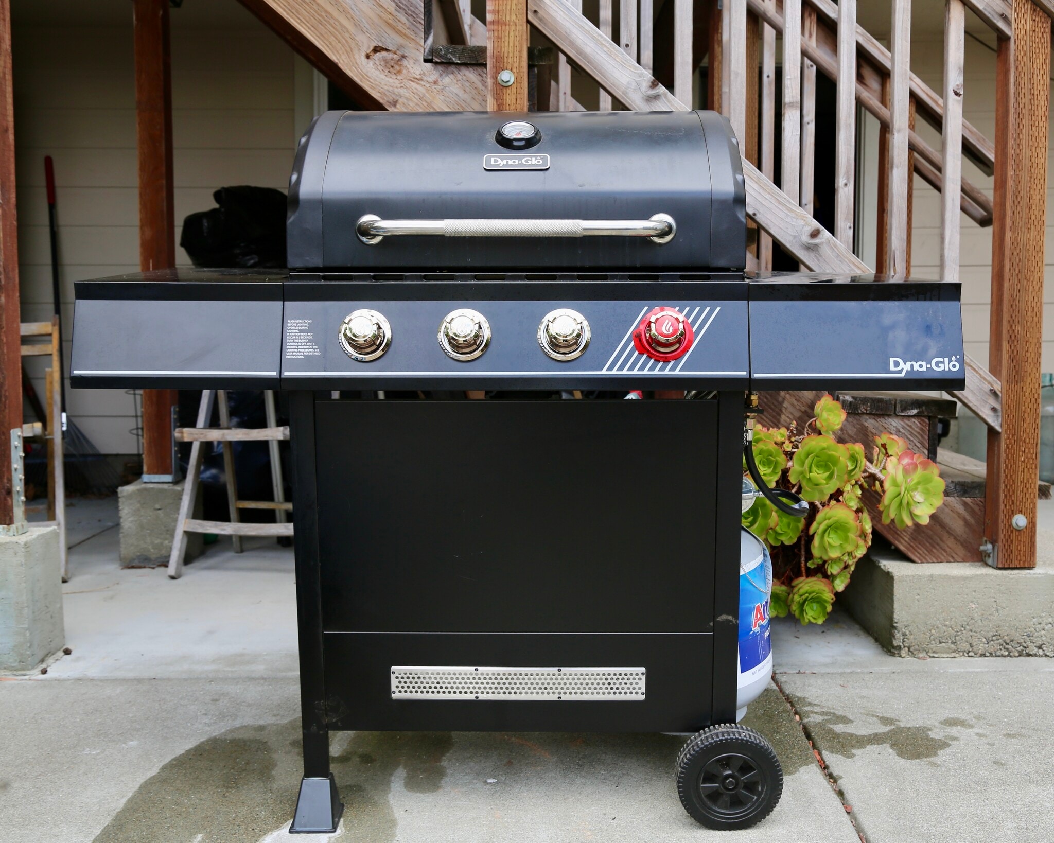 New Outdoor Grill - 748 Kansas St
