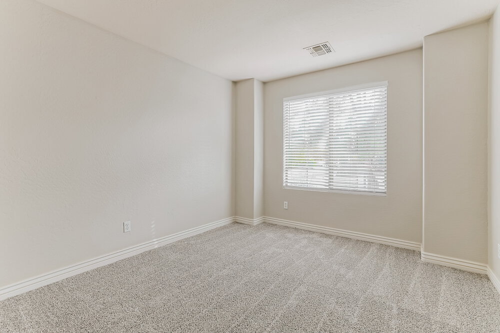 Building Photo - 34042 N Mercedes Dr