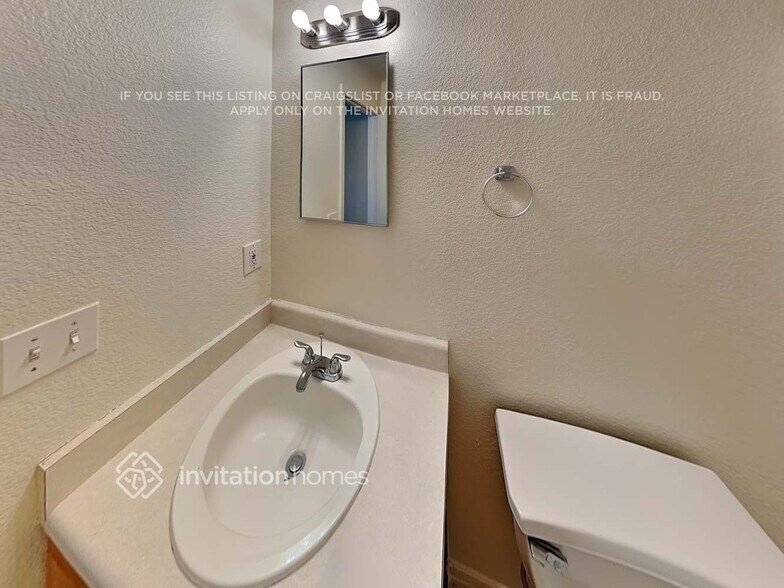 Building Photo - 11542 W Flores Dr