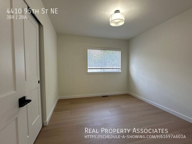 Building Photo - 4410 95th St NE