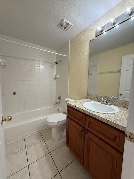 Building Photo - 2212 Garden Lake Dr