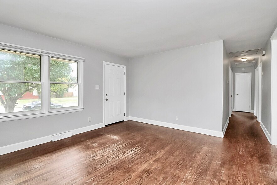 Building Photo - 4808 Brooktree Dr