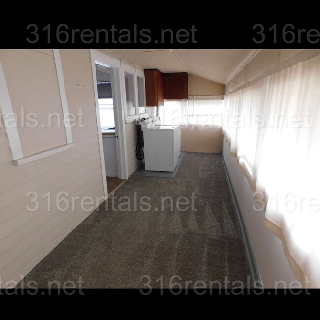 Building Photo - Cozy 2 bedroom home on corner lot!