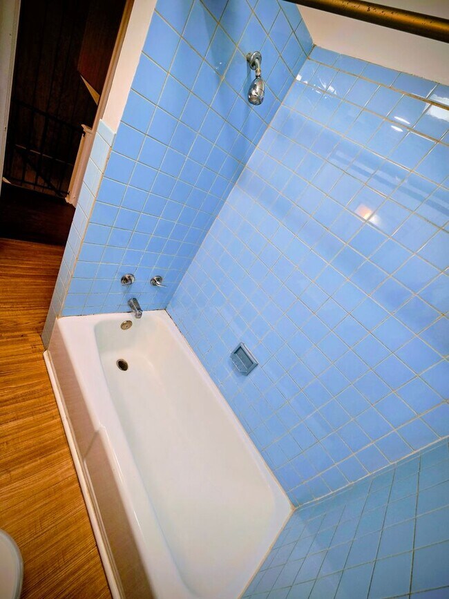 Building Photo - 1016 Spring Garden St