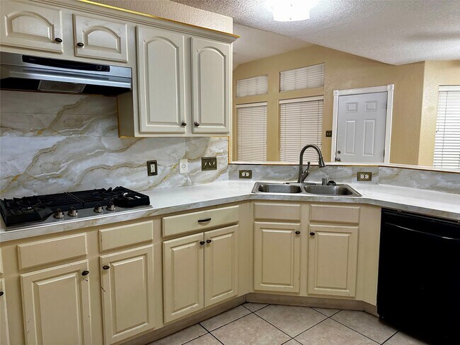 Building Photo - 12654 Stillington Dr