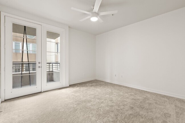 Building Photo - 2 Bed/2 Bath Condo available at Union Square!