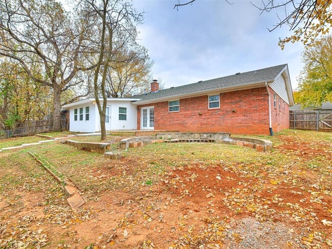 Building Photo - 305 Woodside Dr