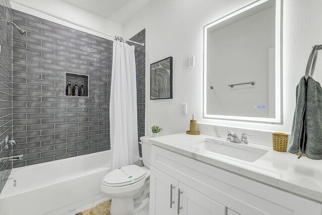 Building Photo - 6719 St Augustine St