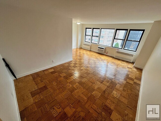 Building Photo - 236 E 36th St