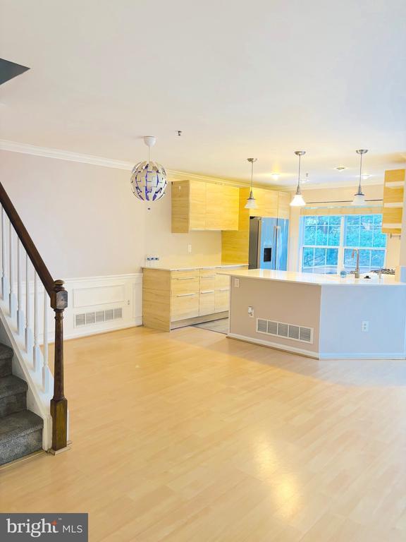 Building Photo - 9 Essex Ct