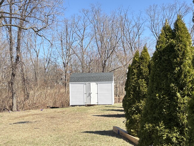 Building Photo - 273 Peck Ave