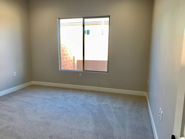 Building Photo - Brand New Two-Bedroom in Sun River 55+ Com...
