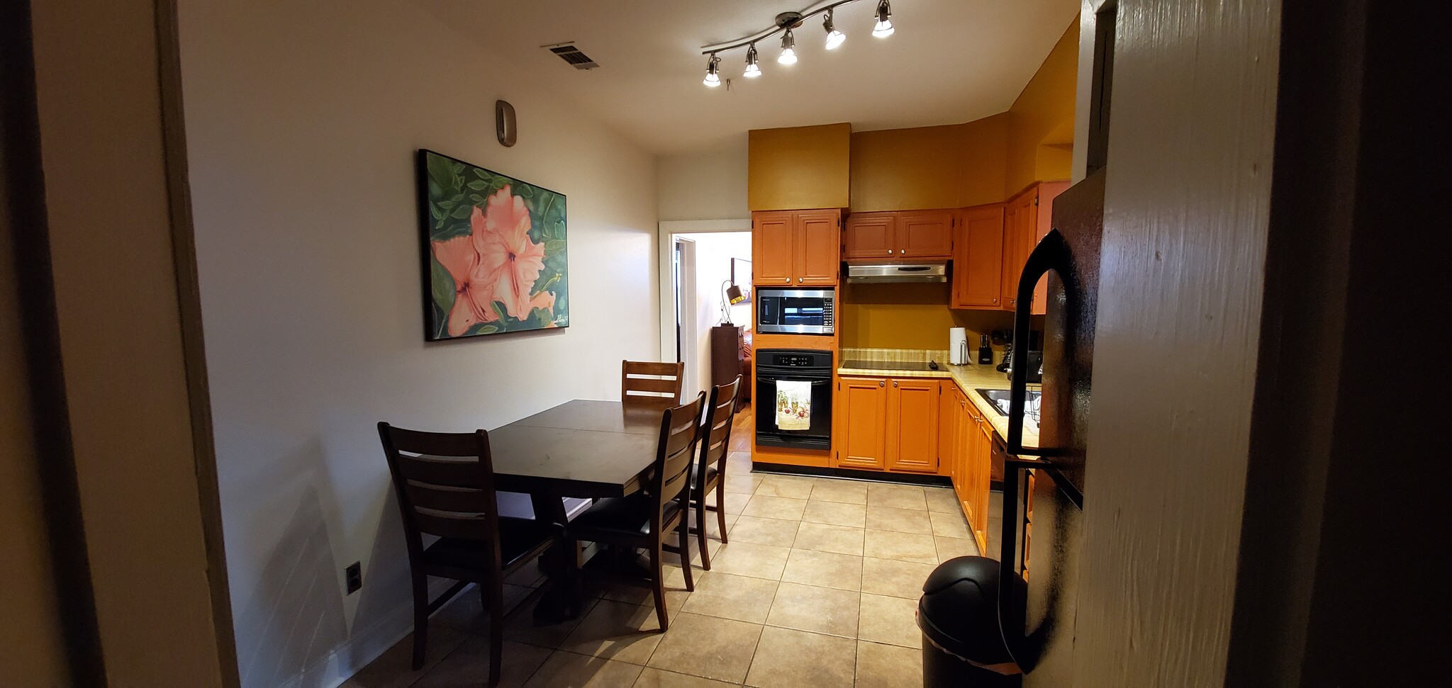 Kitchen - 913 Milton St
