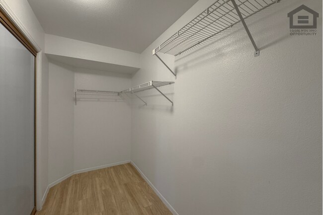 Building Photo - 17211 N Desert Glen Dr