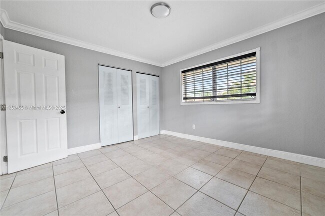 Building Photo - 8650 SW 109th Ave