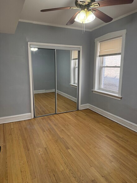 Building Photo - 5639 N Artesian Ave