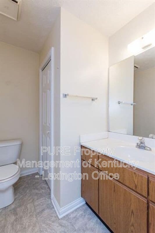 Building Photo - 306 Pigeon Ct