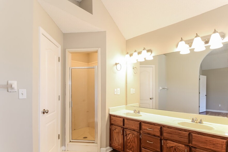 Building Photo - 6805 Sandbourne W