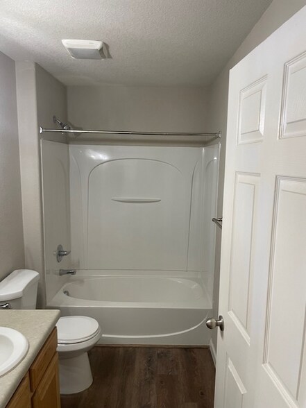 Building Photo - 3764 Ponderosa Dr