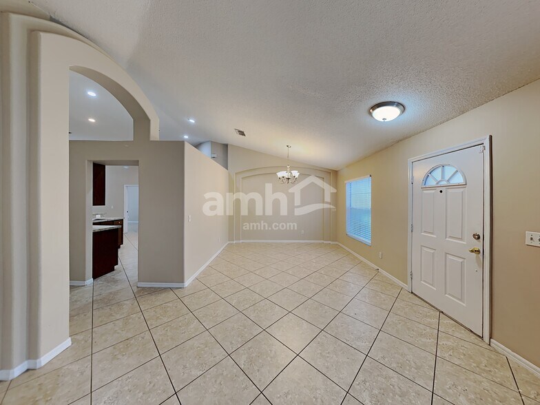 Building Photo - 28733 Midnight Star Loop