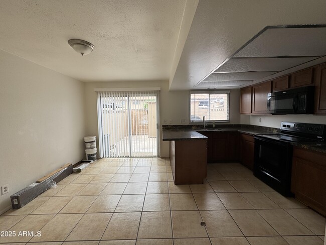 Building Photo - 6729 N 44th Ave