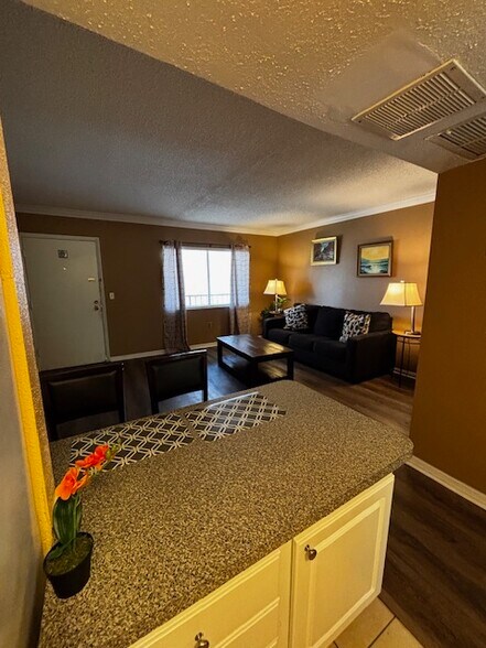 Building Photo - 121 Oyster Bay Cir