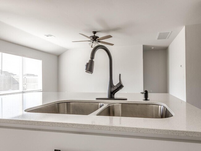 Building Photo - 10044 SW 40th St