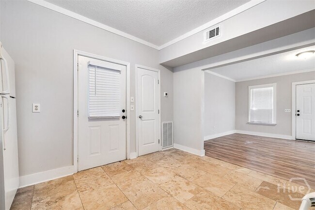 Building Photo - 508 E Liberty