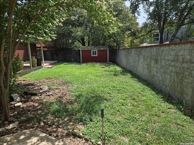Building Photo - 3623 Green Spring