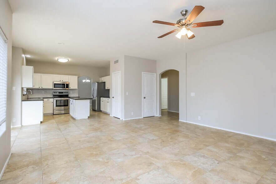 Building Photo - 20 N Nielson Ln