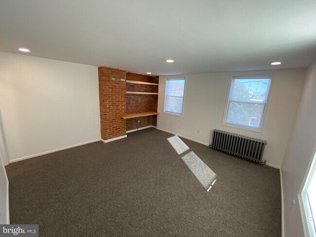 Building Photo - 1216 S 11th St