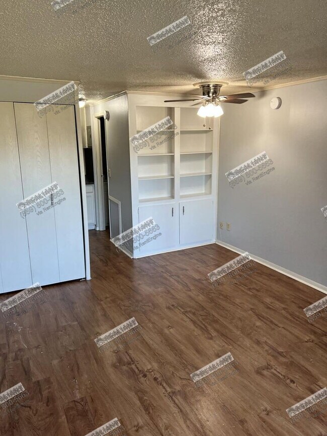 Building Photo - 102 Amhurst Dr