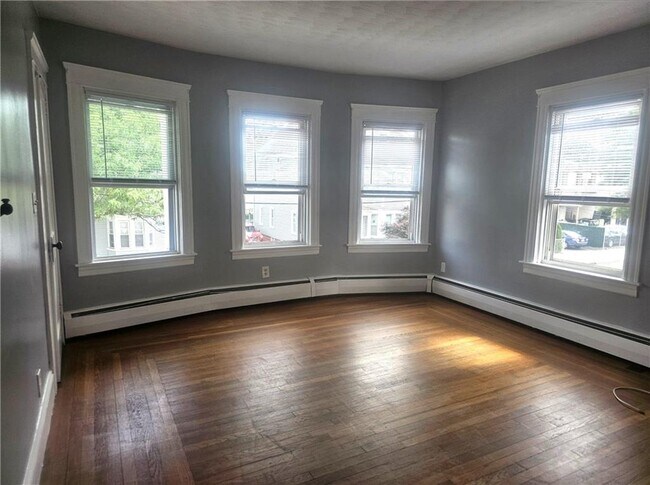 Building Photo - 256 Japonica St