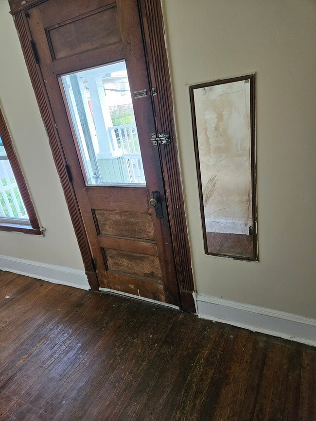 Building Photo - 54 Wildwood Ave