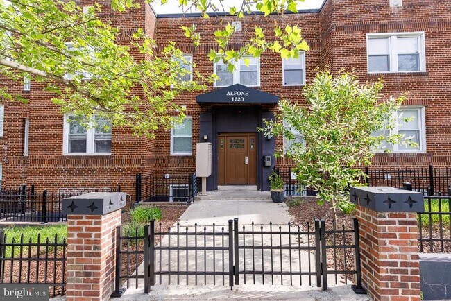 Primary Photo - 1220 Holbrook Terrace NE