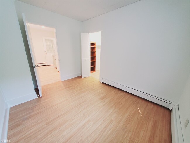 Building Photo - 3 br, 1.5 bath Condo - 41 Almira Dr Apt 1