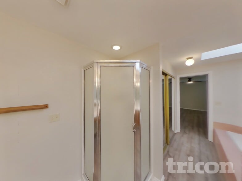 Building Photo - 5721 Arrow Ct NE