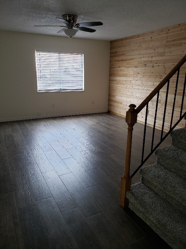 Building Photo - 2087 Oak Meadow Cir