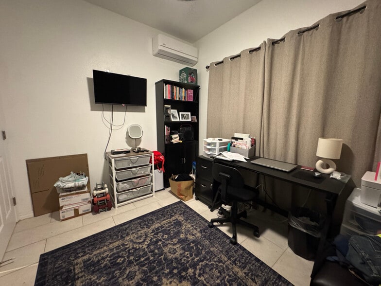 Building Photo - 468 Molokai Hema St