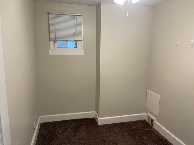 Building Photo - 4 Bedroom House in Manayunk