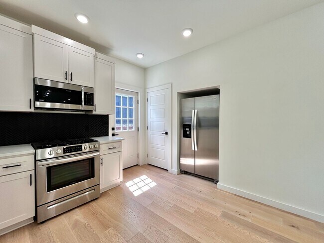 Building Photo - 1403 Cometa St