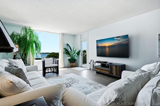 Building Photo - 3450 S Ocean Blvd