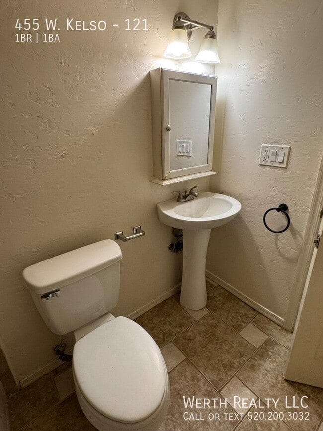 Building Photo - 455 W. Kelso-121