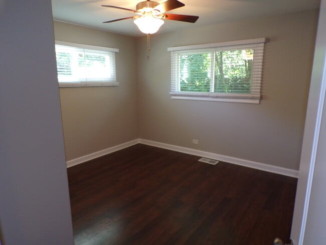 Building Photo - 236 W Norman Ln