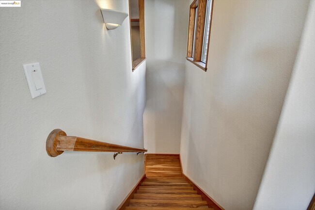 Building Photo - 616 Gravatt Dr