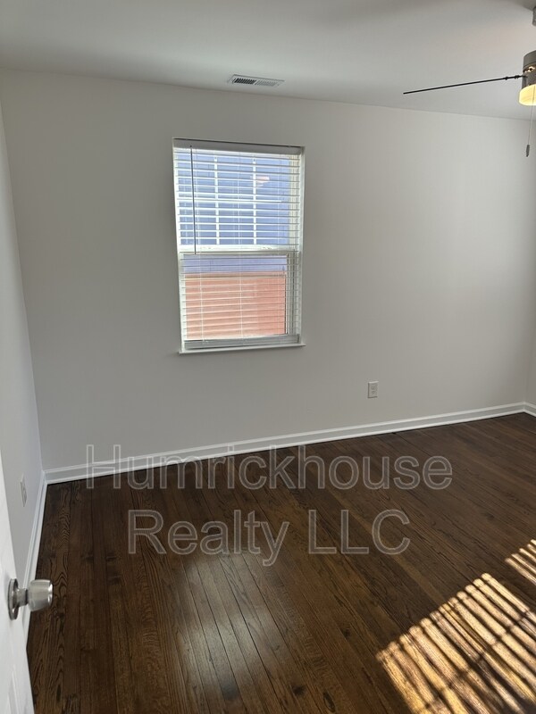 Building Photo - 5225 Valley Stream Rd