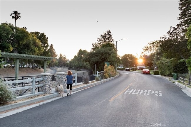 Building Photo - 13139 Valleyheart Dr